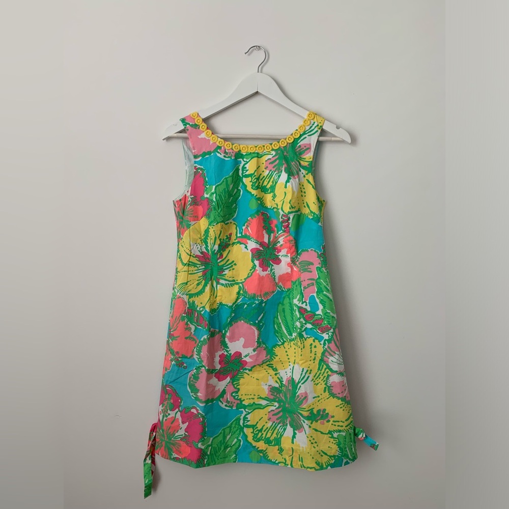 Beautiful big flirt Lilly Pulitzer shift dress size 2 flowers 🌸